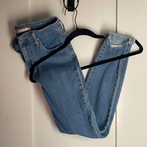 High rise skinny levis with a frayed edge